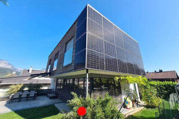 Fassadenanlage - REVOLTA Energietechnik | © REVOLTA Energietechnik GmbH Fassadenanlage - REVOLTA Energietechnik | © REVOLTA Energietechnik GmbH